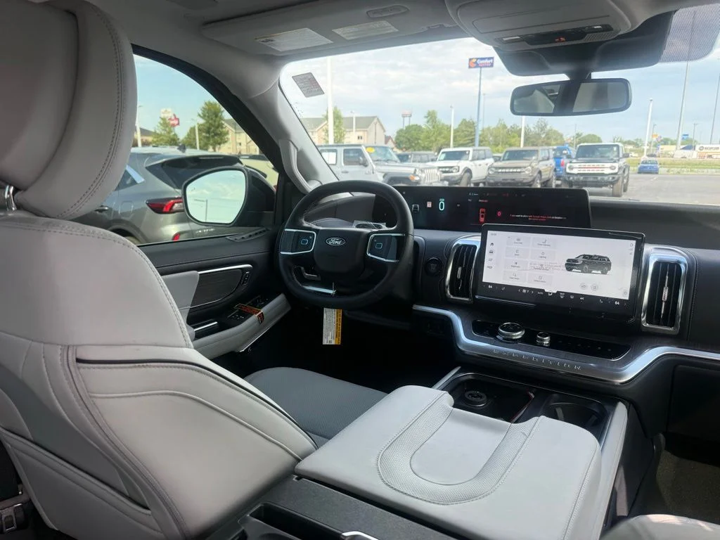 New 2026 Dark Matter Gray Metallic Ford MAX Platinum® image 68