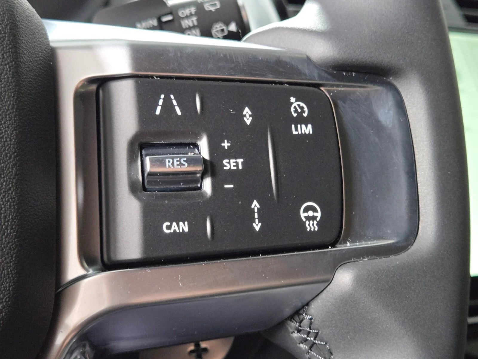 New 2026 Varesine Blue Land Rover Dynamic SE image 25