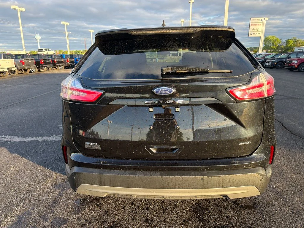 Used 2024 Black Ford SEL image 4