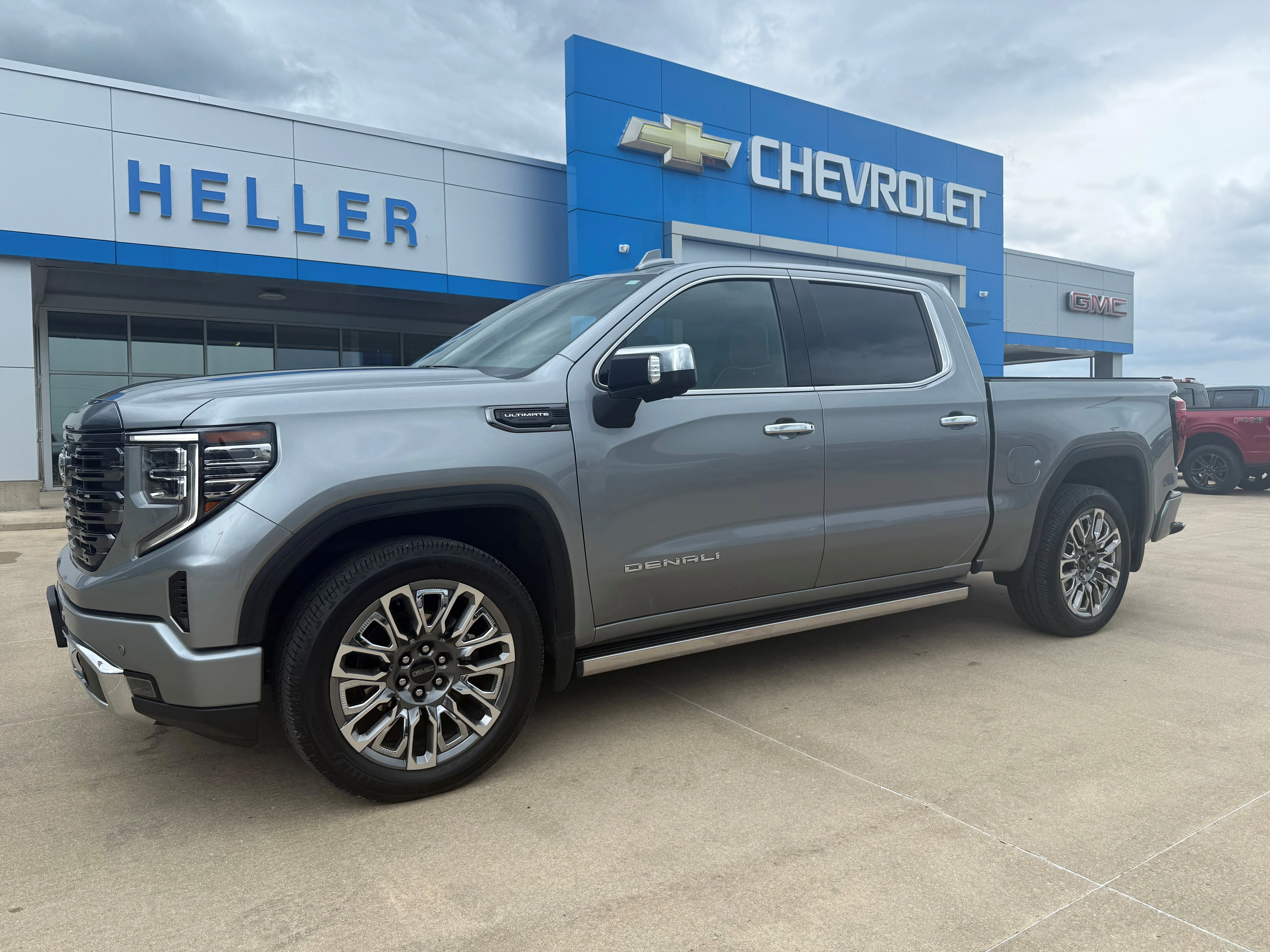 Used 2023 Sterling Metallic GMC Denali Ultimate image 2