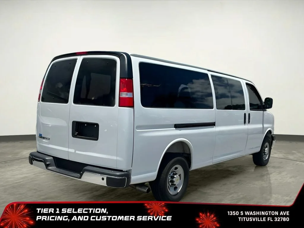Used 2025 Summit White Chevrolet 1LT image 10