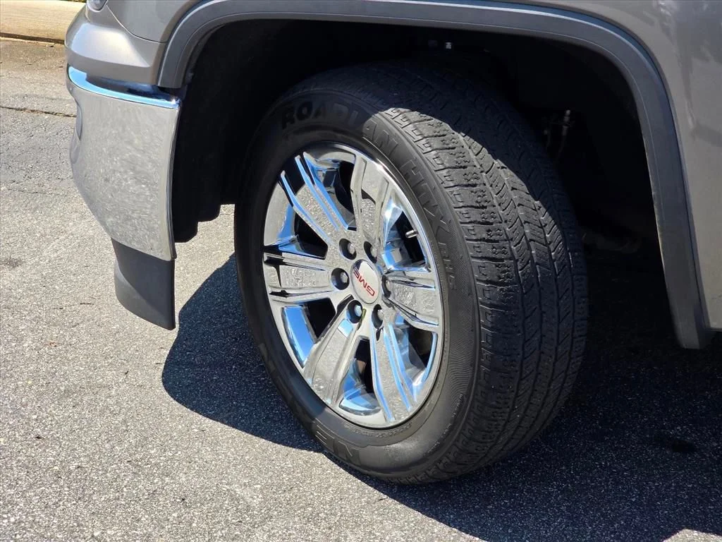 Used 2017 Gray GMC SLT image 27