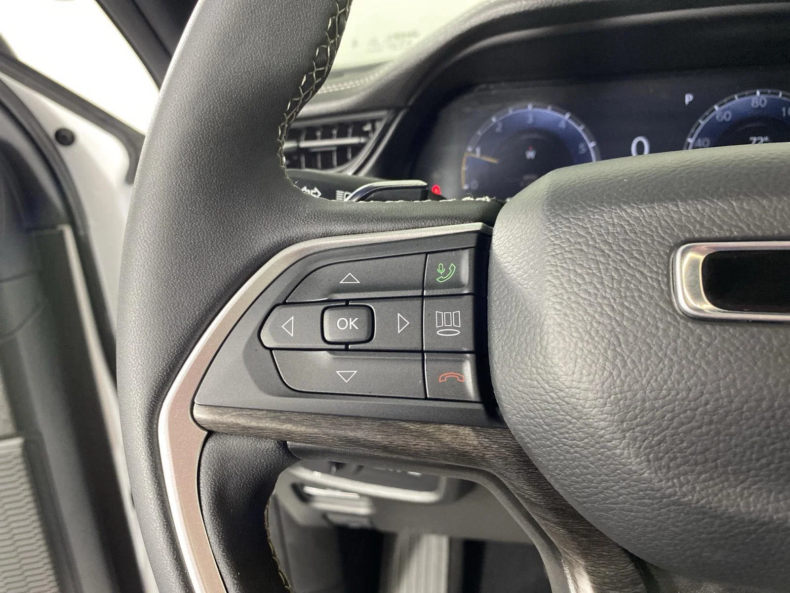 Used 2026 Bright White Clearcoat Jeep Laredo image 22