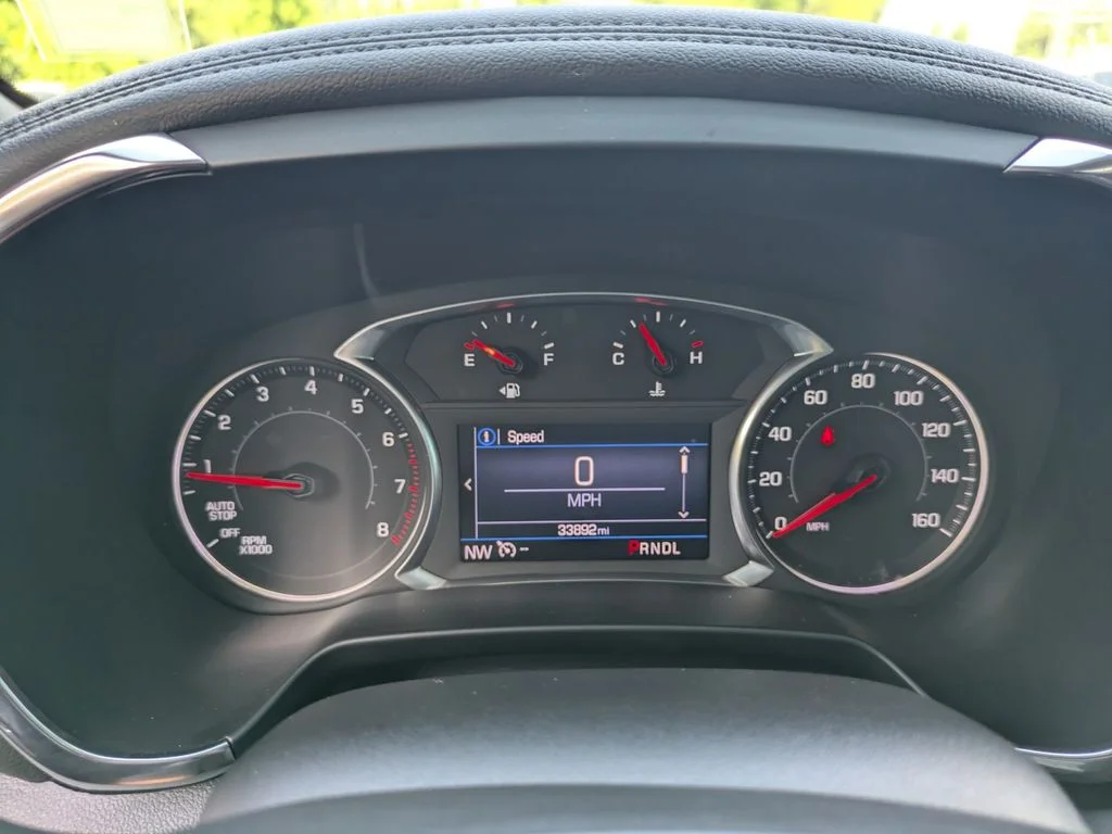 Used 2022 White Chevrolet LT image 28