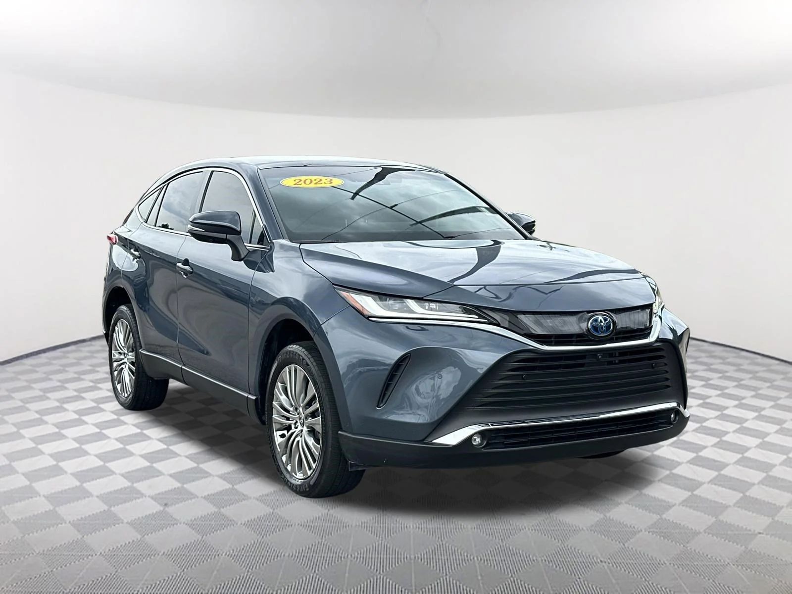 Used 2023 Coastal Gray Metallic Toyota Limited image 3