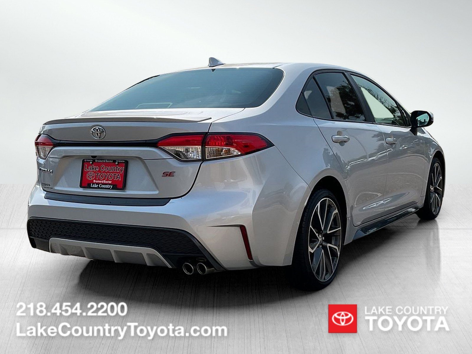 Used 2022 Silver Toyota SE image 5