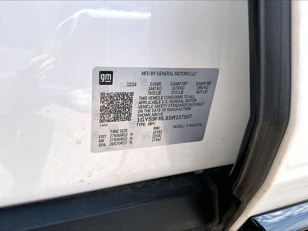Used 2025 White Cadillac Sport image 26