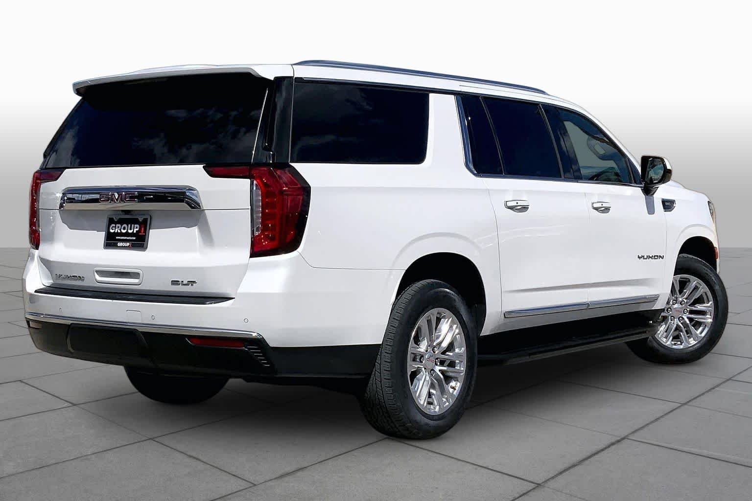 Used 2023 WHITE FROST TRICOAT GMC SLT image 13