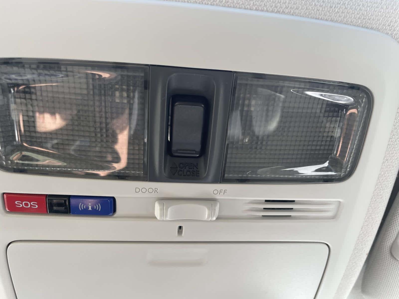 Used 2017 Ice Silver Metallic Subaru Limited image 23