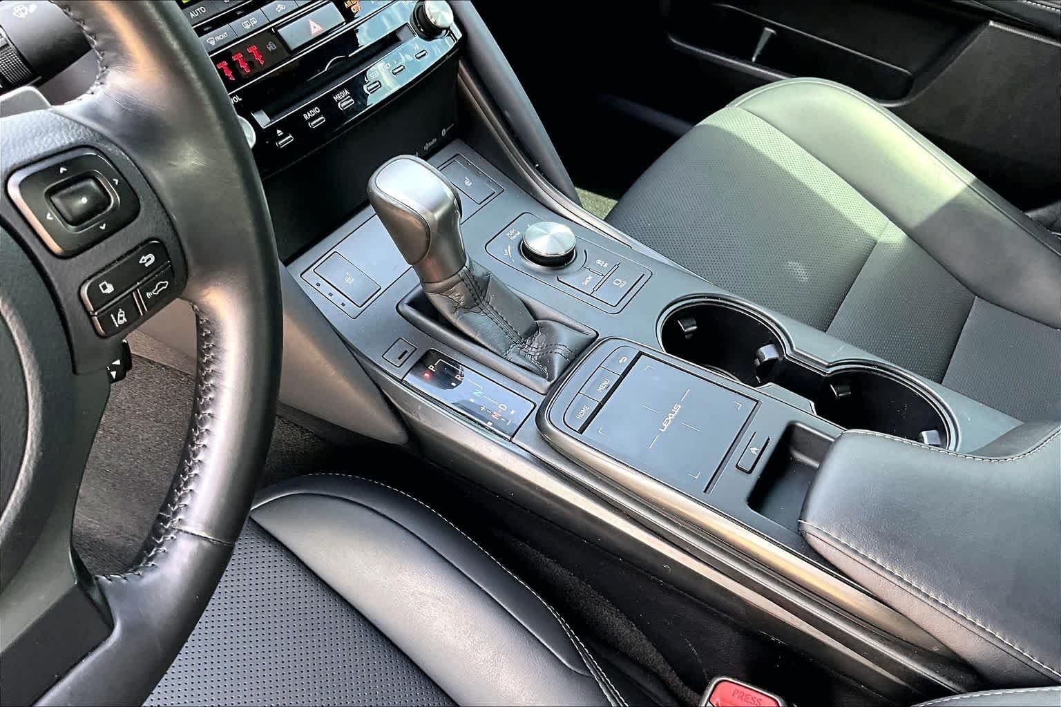 Used 2024 Ultra White Lexus F SPORT Design image 17