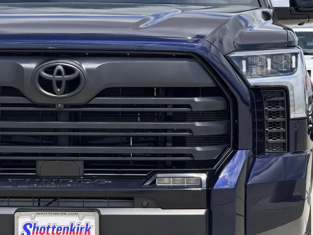 Used 2025  Toyota Limited image 8