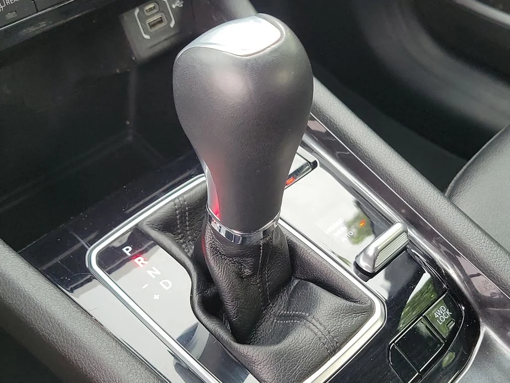 Used 2024 Black Jeep Latitude image 33