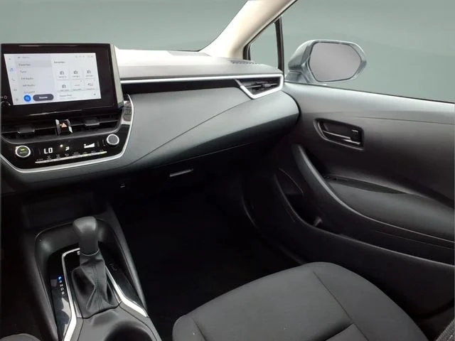 2025 Toyota Corolla LE - Photo 17