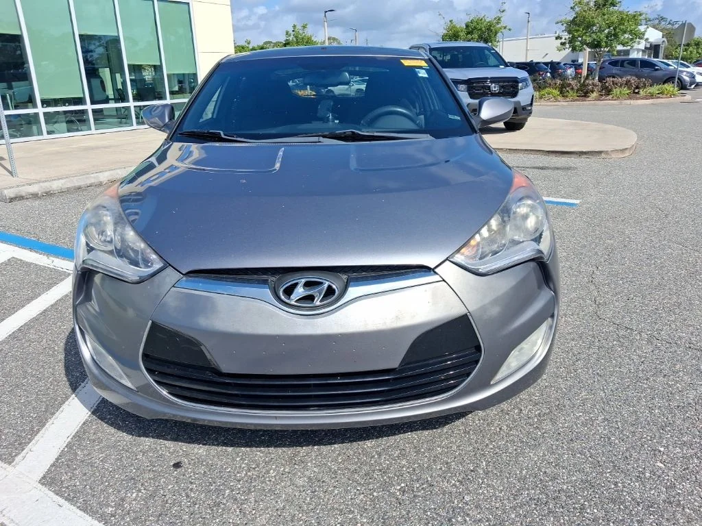 Used 2017 Gray Hyundai Value Edition image 3