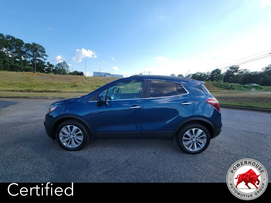 Used 2020 Blue Buick Preferred image 3