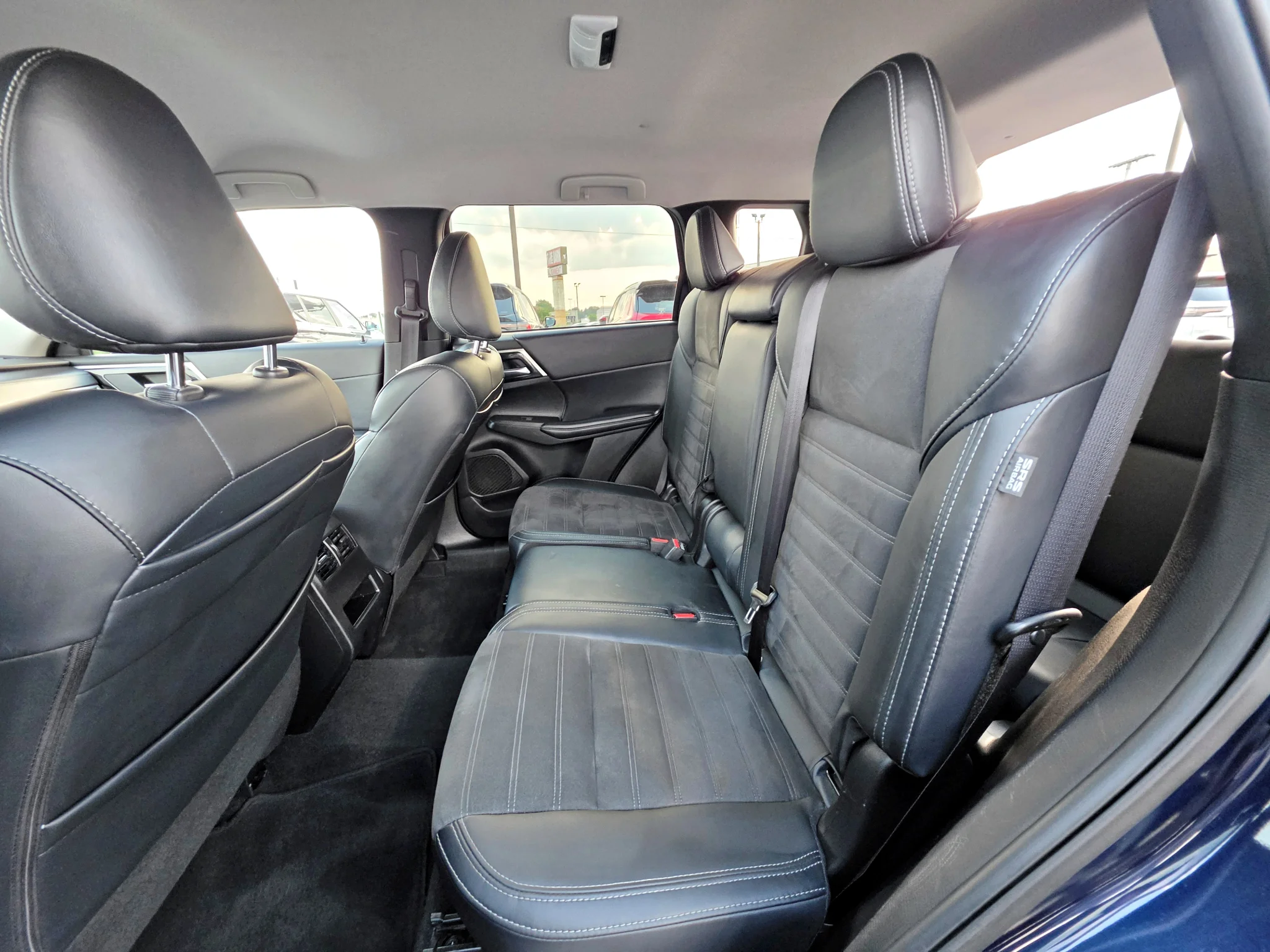 Used 2024 Cosmic Blue Metallic Mitsubishi SE image 24