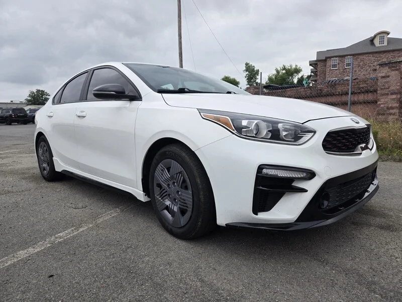 Used 2020 Clear White KIA GT-LINE image 11