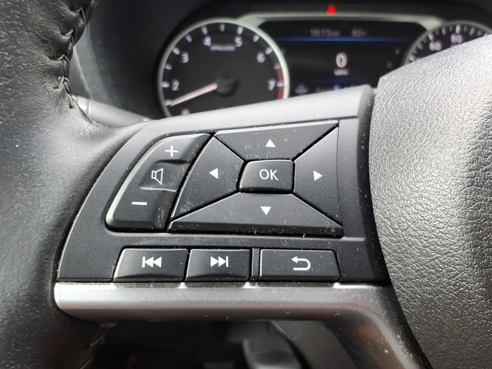 Used 2022 Aspen White TriCoat Pearl Nissan SV image 14