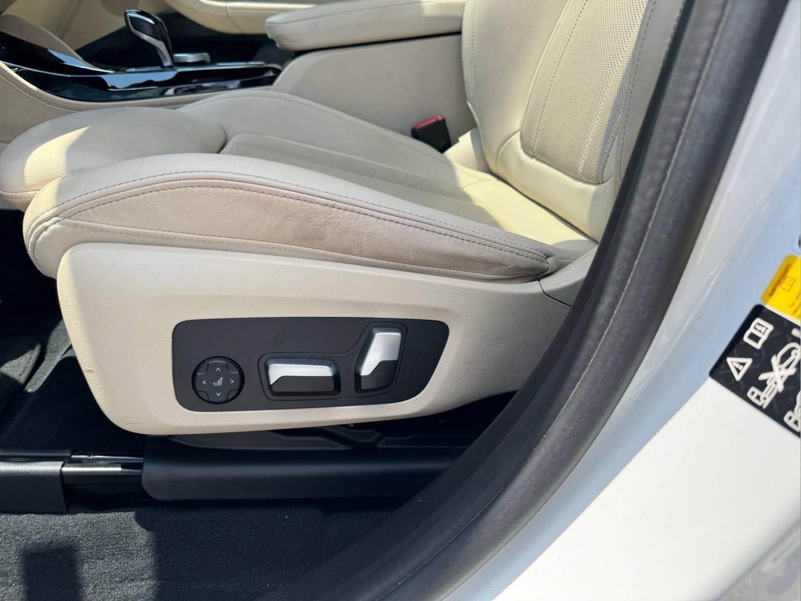 Used 2022 Alpine White BMW xDrive30i image 18