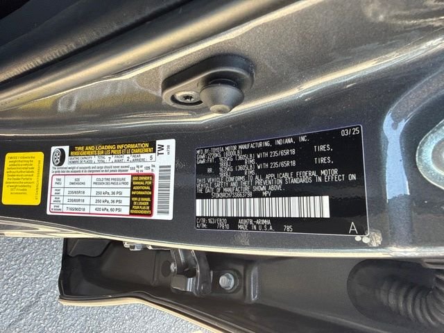 2025 Toyota Highlander XLE - Photo 36