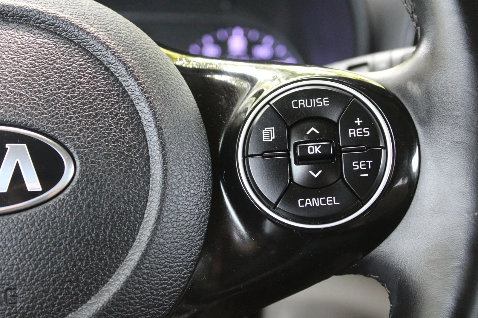 Used 2020  Kia EX image 28