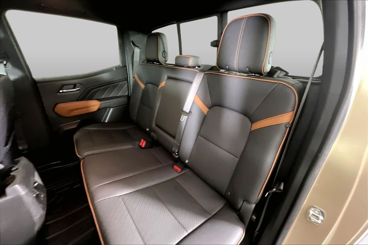 2024 GMC Canyon AT4 - Photo 16