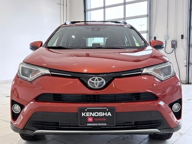 Used 2016 Red Toyota XLE image 3