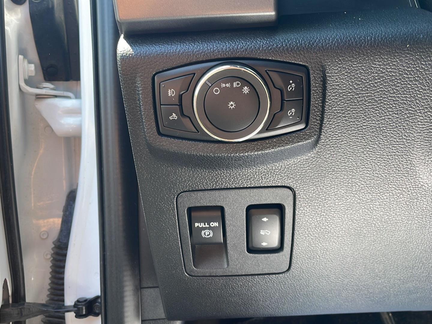 Certified Used 2020 Oxford White Ford XLT image 15