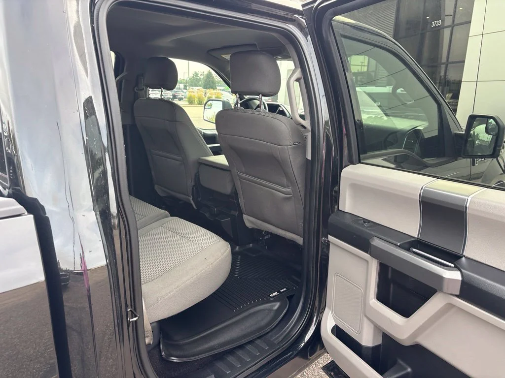 Used 2015 Tuxedo Black Metallic Ford XLT image 27