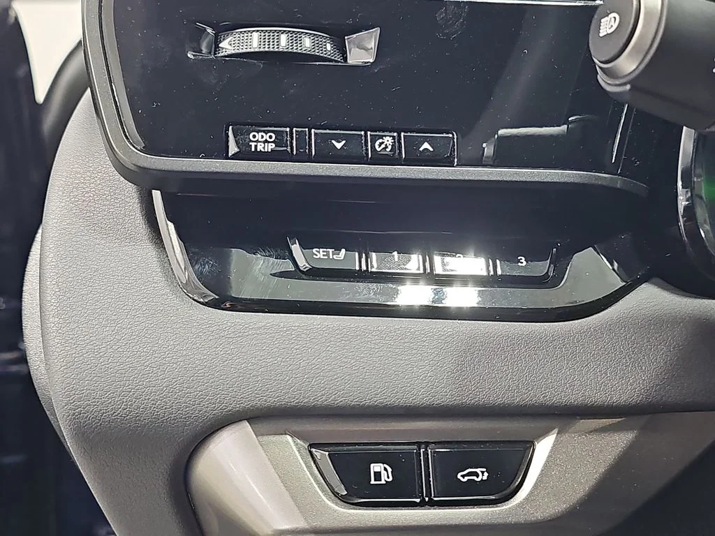 Certified Used 2025  Lexus 350h Premium image 25