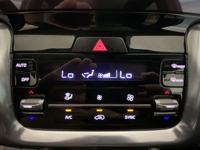 Used 2023 White Kia SX image 19
