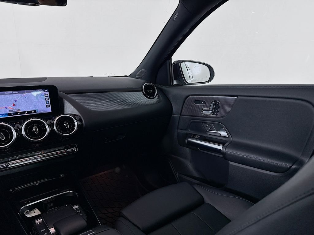 Used 2022 Black Mercedes-Benz GLA 250 image 24