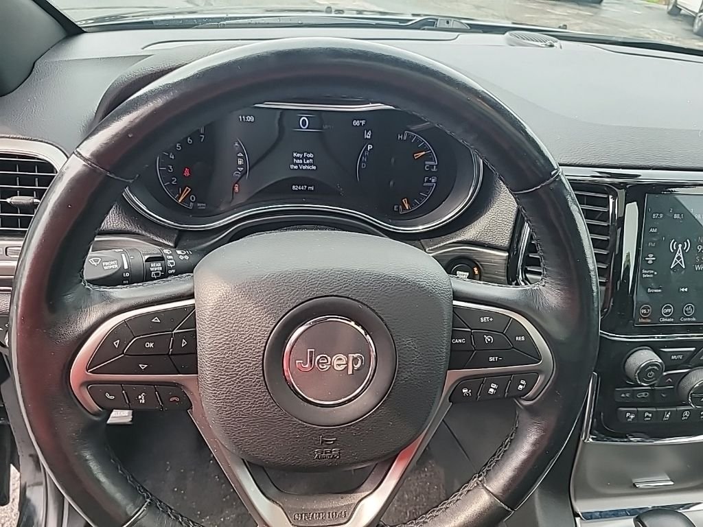 Used 2020 Diamond Black Jeep Limited image 8