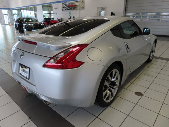 Used 2014 Brilliant Silver Metallic Nissan Base image 12