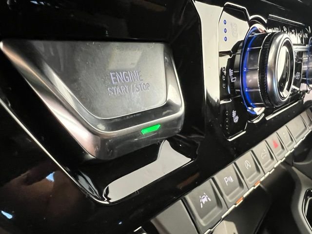 New 2026 White GMC AT4 image 36