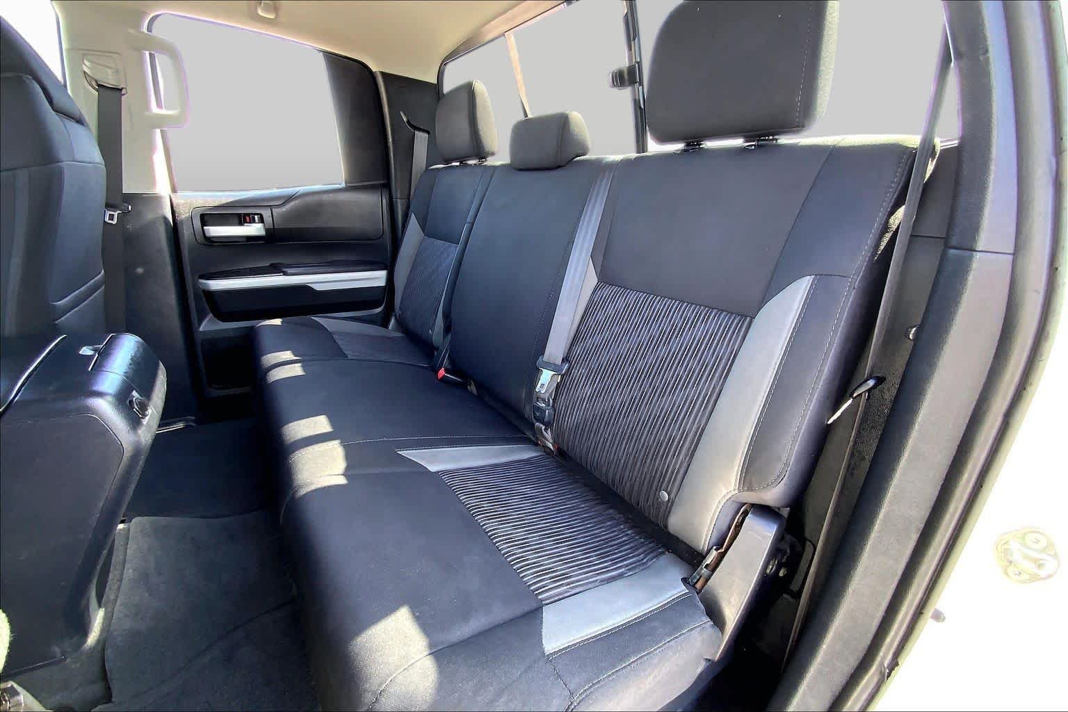 Used 2017 Super White Toyota SR5 image 19
