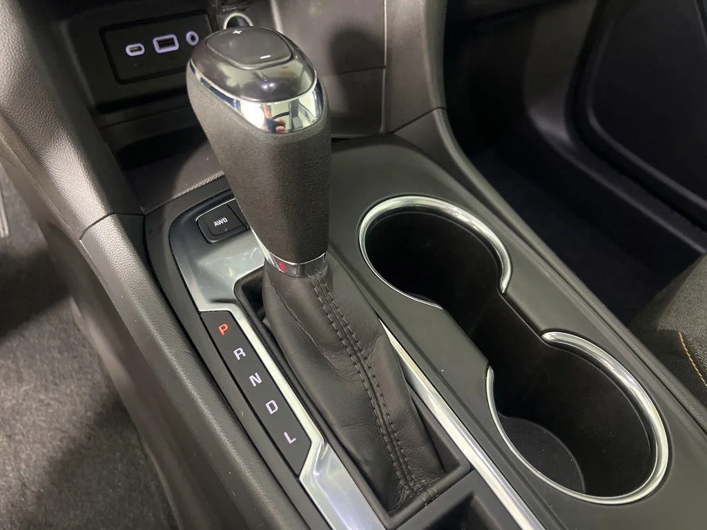 Used 2020 Pacific Blue Metallic Chevrolet LT image 21