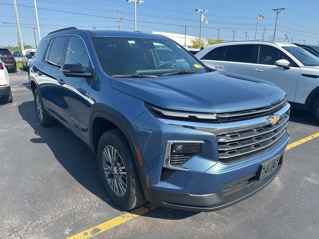 Used 2024 Lakeshore Blue Chevrolet LT image 7