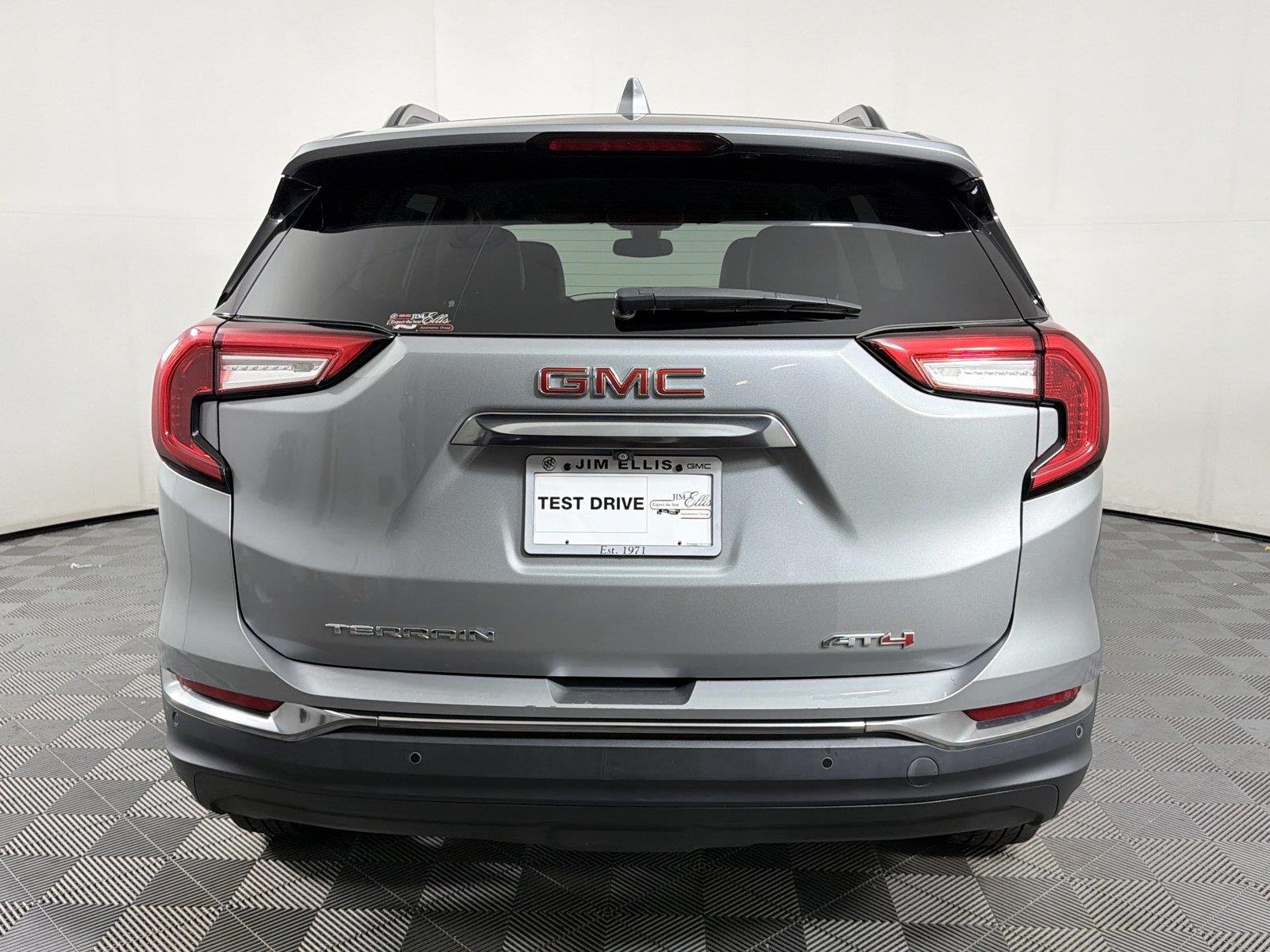Certified Used 2024 Sterling Metallic GMC AT4 image 31