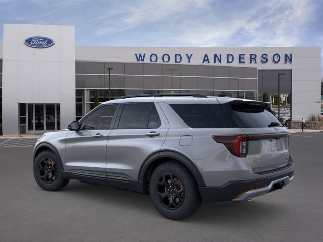 New 2026 Carbonized Gray Metallic Ford Tremor image 4