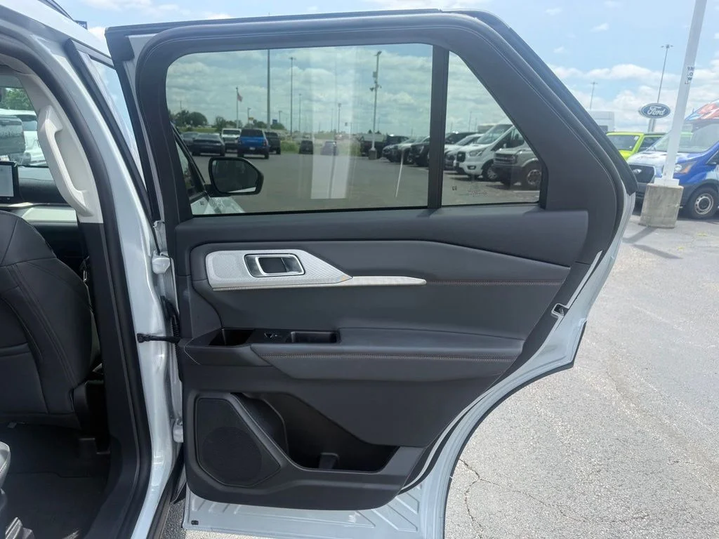 New 2026 Space White Metallic Ford Active image 41