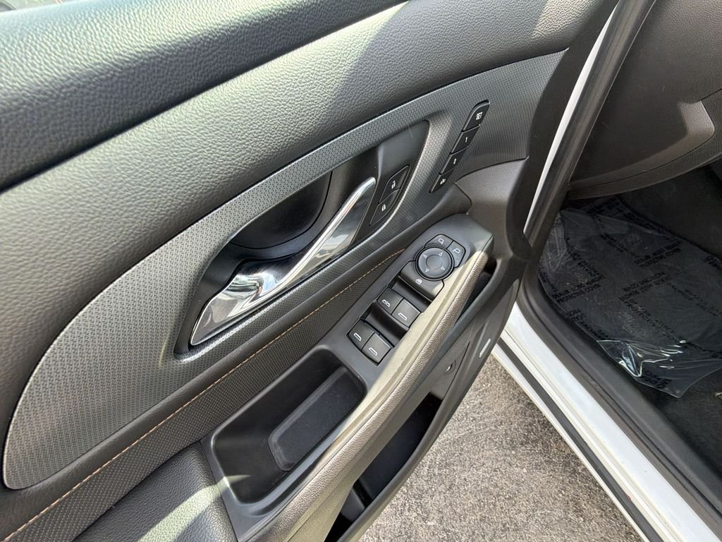 Used 2018 Summit White Chevrolet Premier image 13