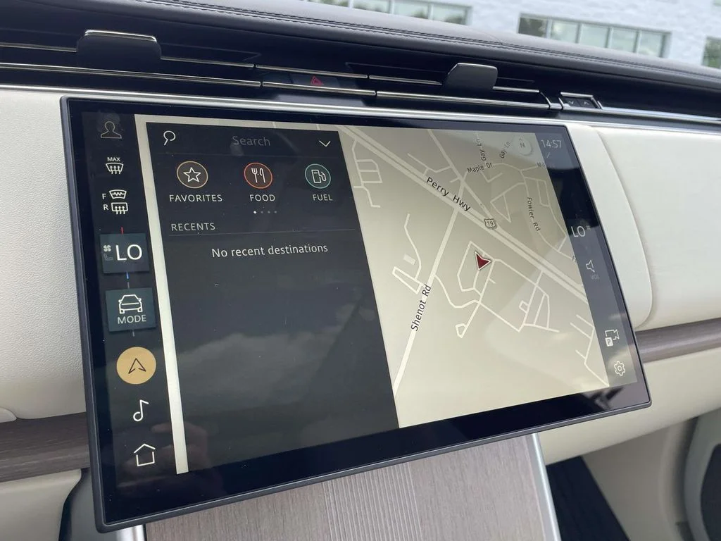 New 2026 Ostuni Pearl White Land Rover Autobiography image 29