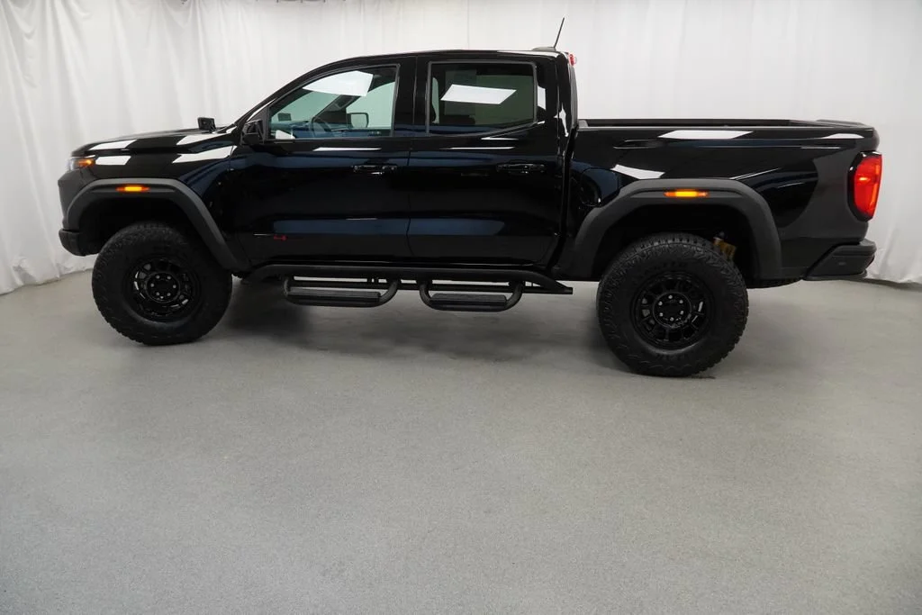 Used 2024 Onyx Black GMC AT4X image 43