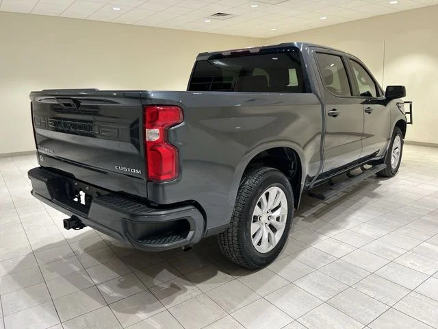 Used 2019 Gray Chevrolet Custom image 5