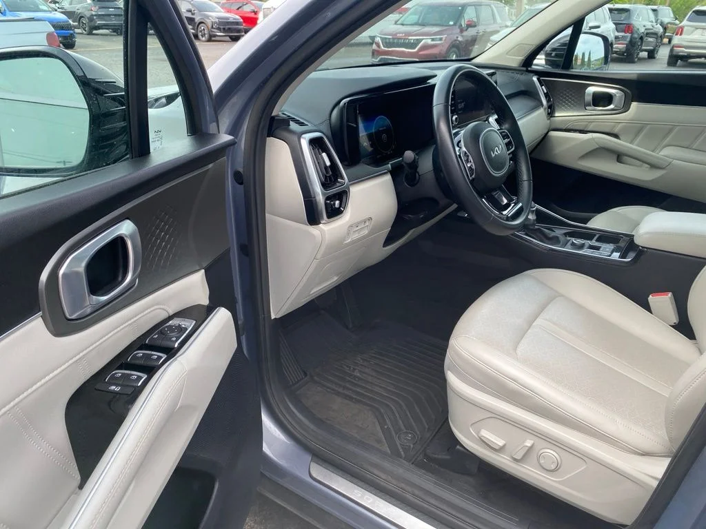 Used 2023 Silver Kia SX image 17