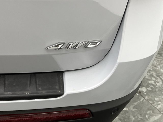 Used 2026 Space White Metallic Ford ST-Line image 37