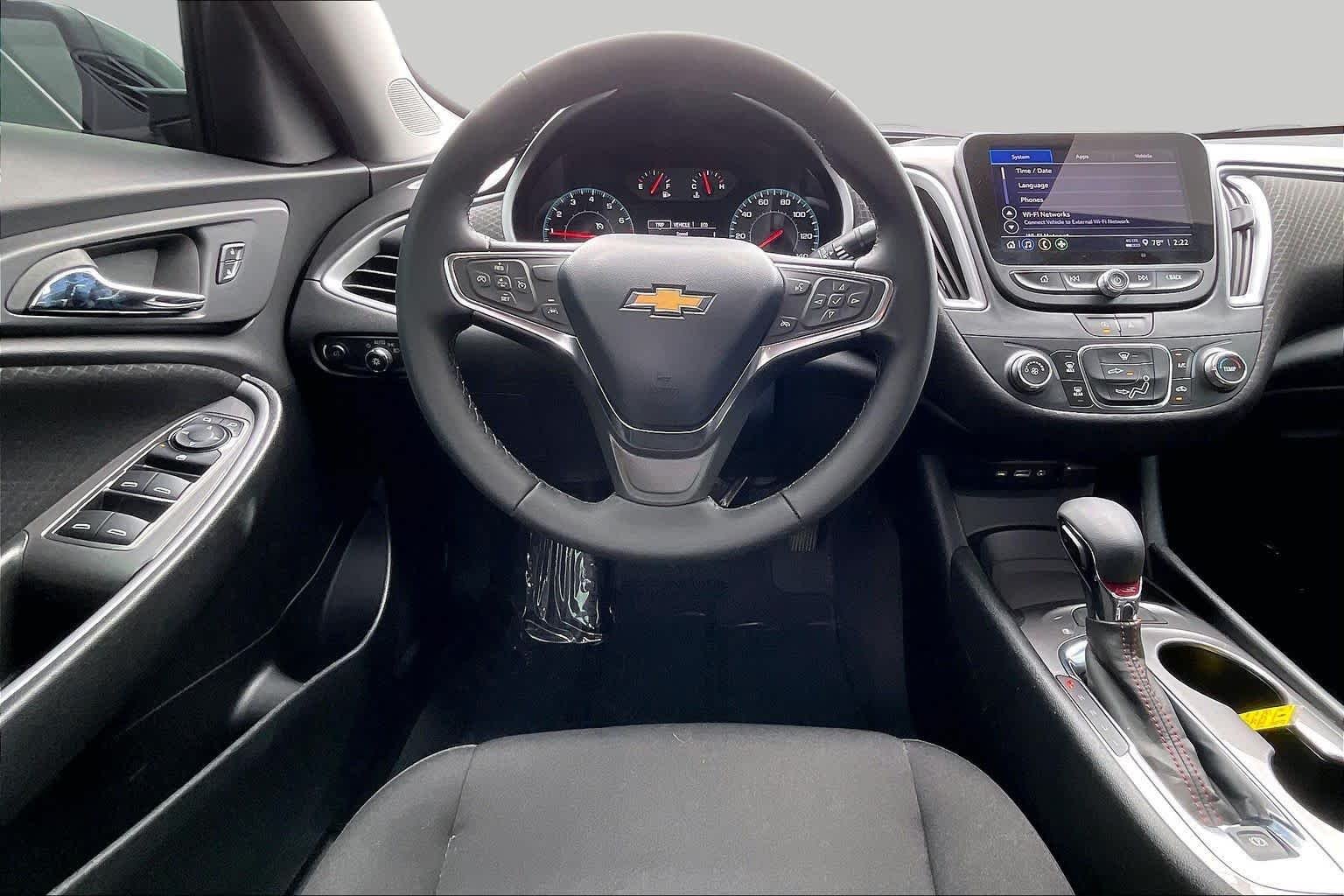 Used 2025 Mosaic Black Metallic Chevrolet RS image 6