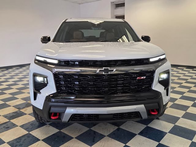 2027 Chevrolet Traverse Z71 - Photo 2