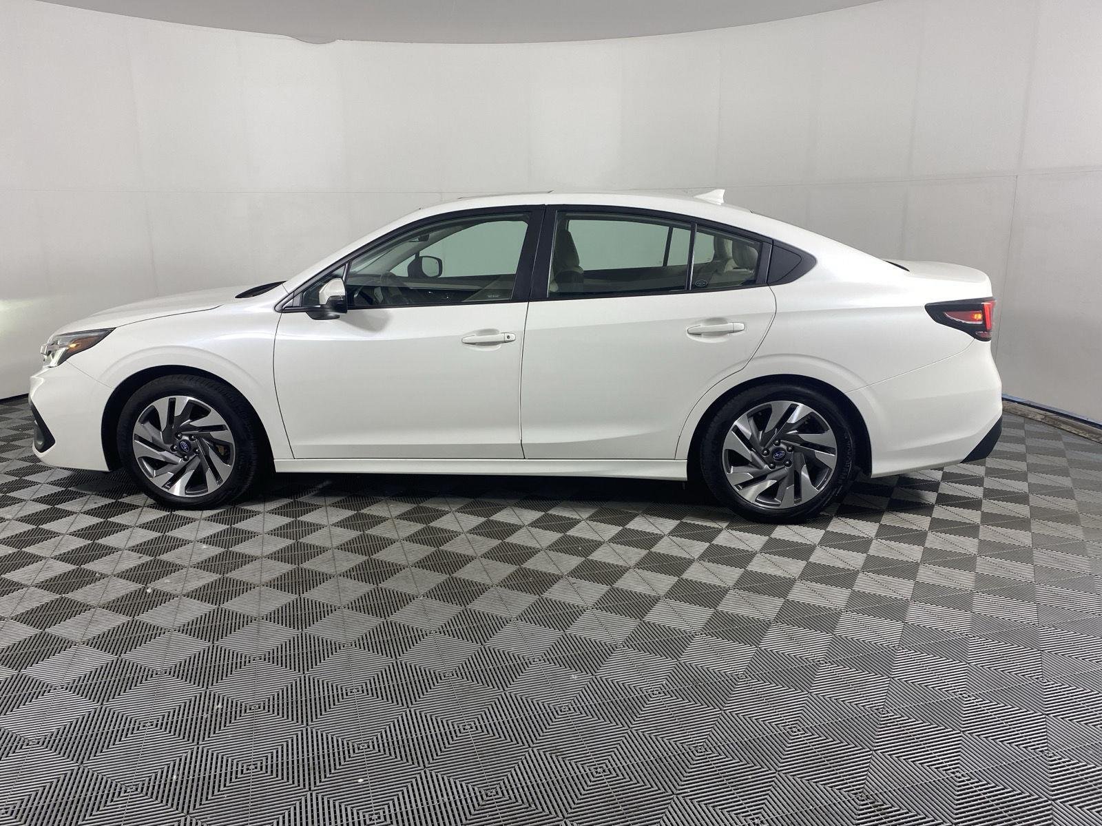 Used 2024 Crystal White Pearl Subaru Limited image 4